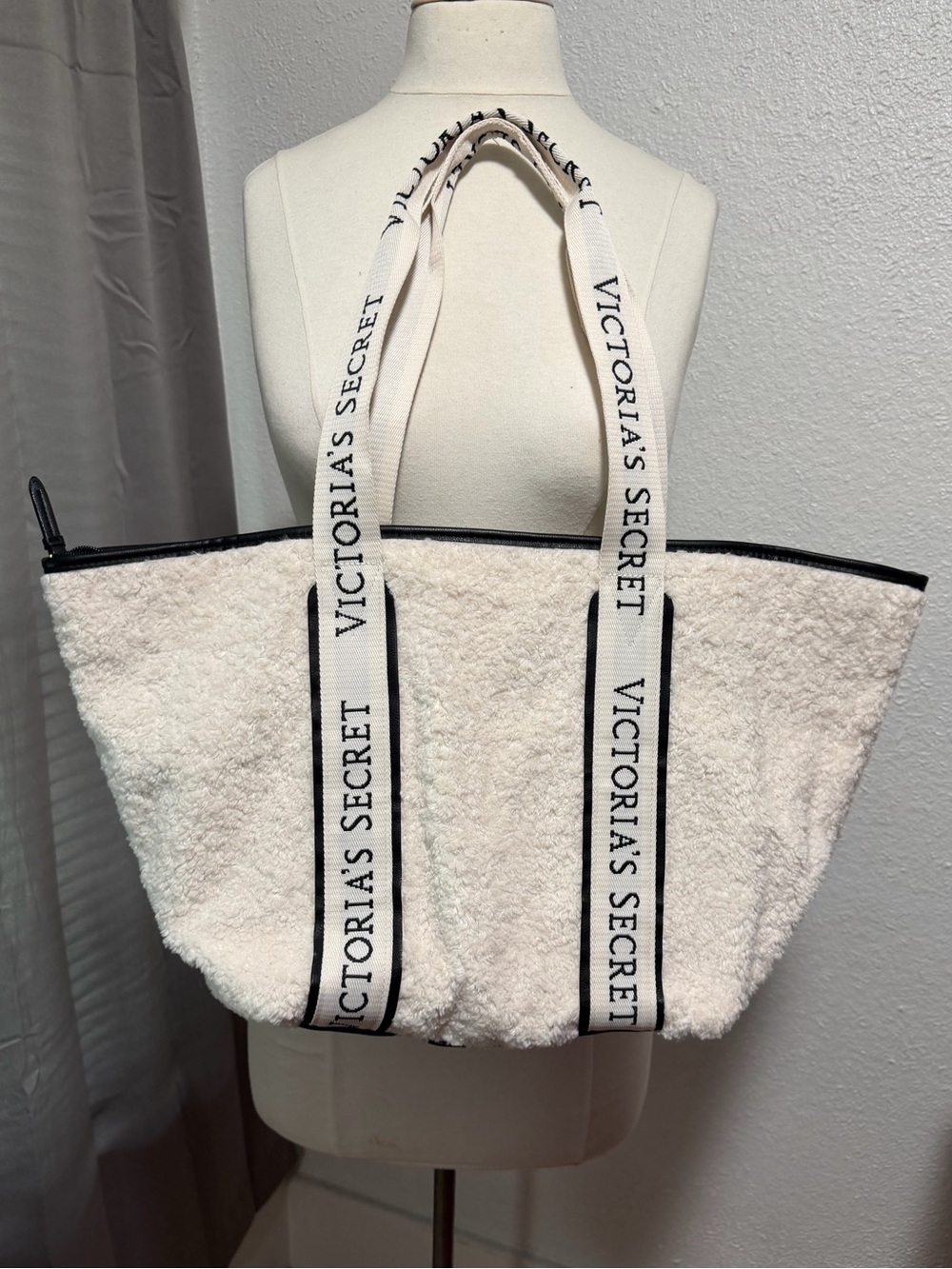 Victoria’s Secret | Sherpa Weekender Tote Bag | One Size | NWT